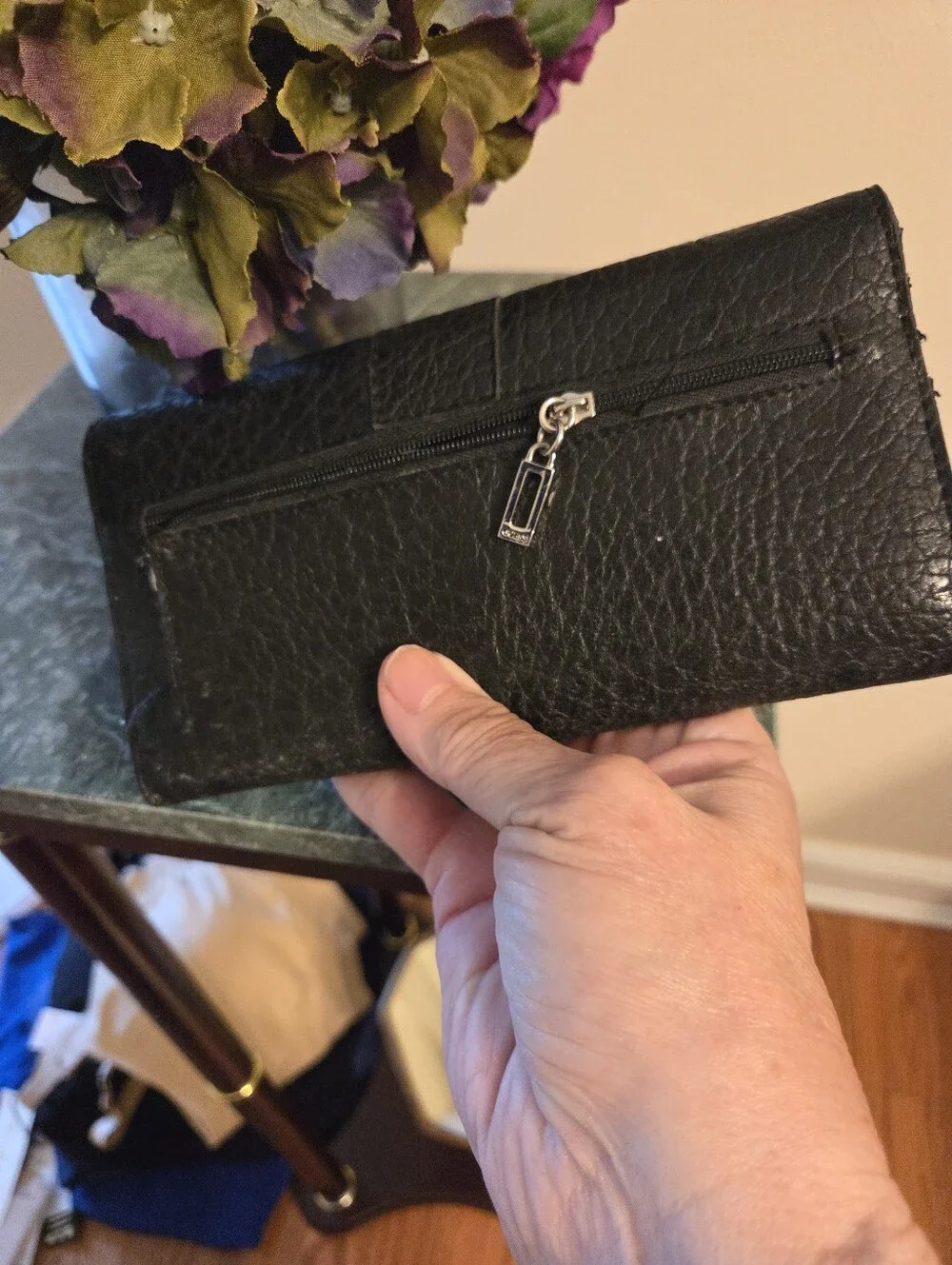 Guess Black Leather Women's Wallet Clutch - Sleek Everyday Good
